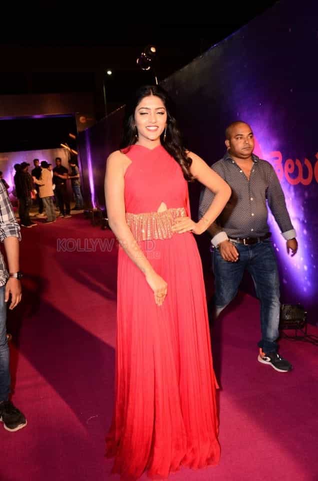 Actress Eesha Rebba At Zee Apsara Awards Photos