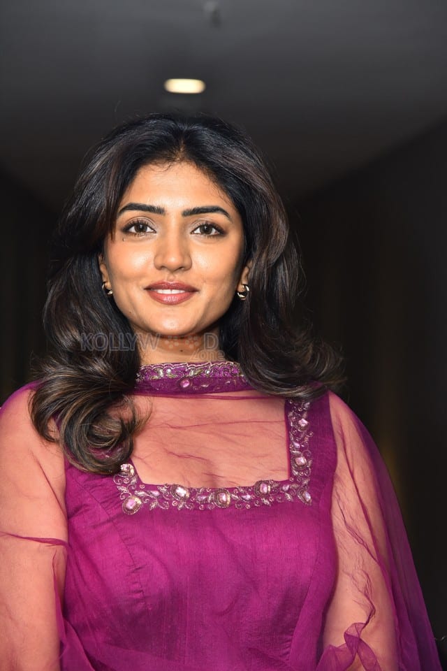 Actress Eesha Rebba Speech at 3Roses Season 2 Teaser Launch Photos 03