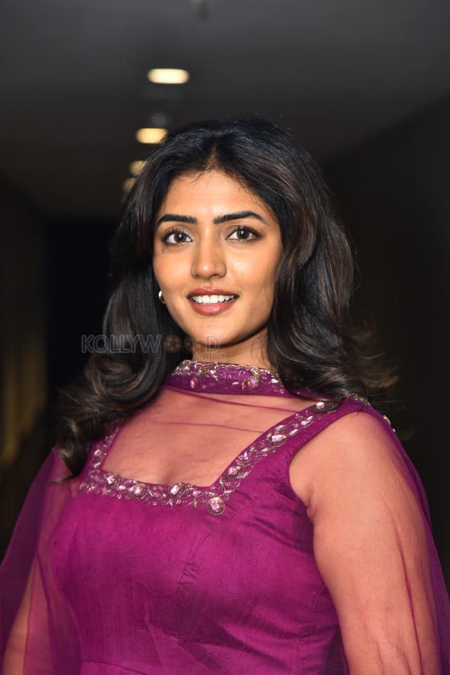 Actress Eesha Rebba Speech at 3Roses Season 2 Teaser Launch Photos 09