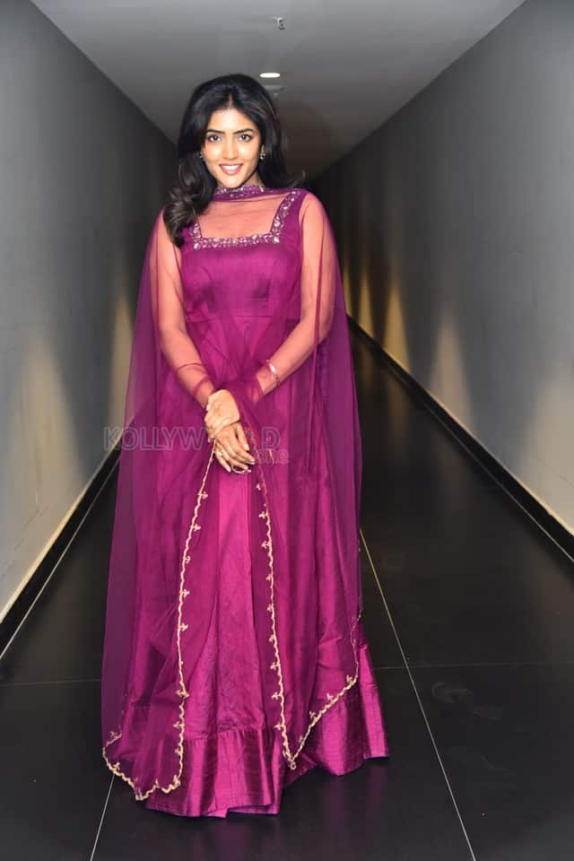 Actress Eesha Rebba Speech at 3Roses Season 2 Teaser Launch Photos 12