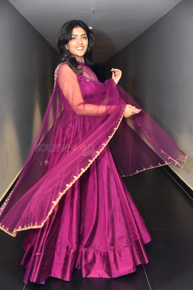 Actress Eesha Rebba Speech at 3Roses Season 2 Teaser Launch Photos 14