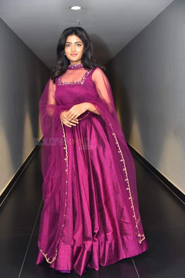 Actress Eesha Rebba Speech at 3Roses Season 2 Teaser Launch Photos 15