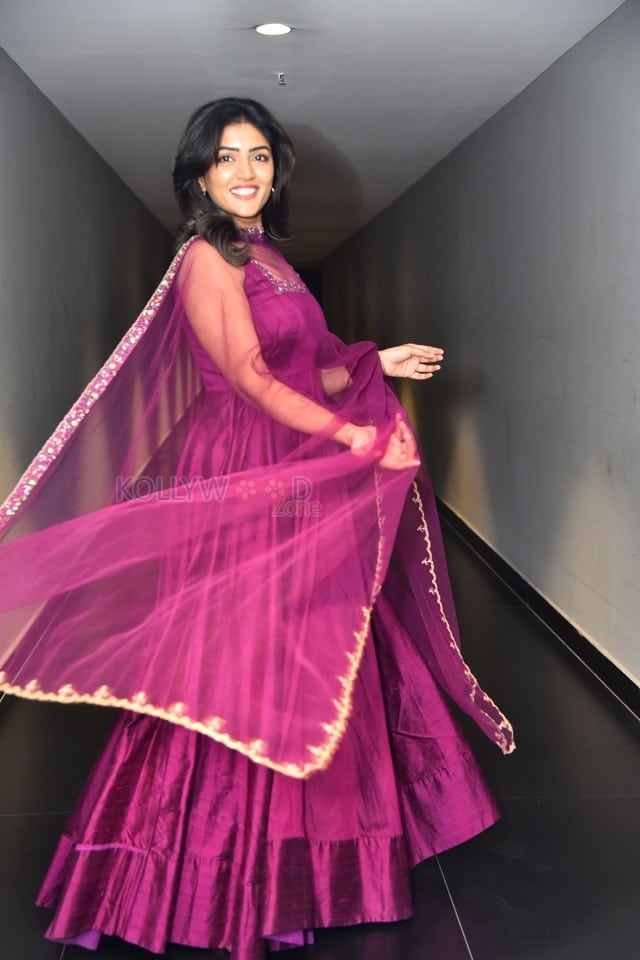 Actress Eesha Rebba Speech at 3Roses Season 2 Teaser Launch Photos 16