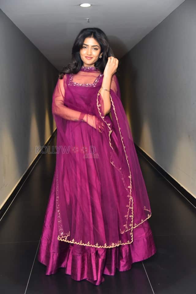 Actress Eesha Rebba Speech at 3Roses Season 2 Teaser Launch Photos 17