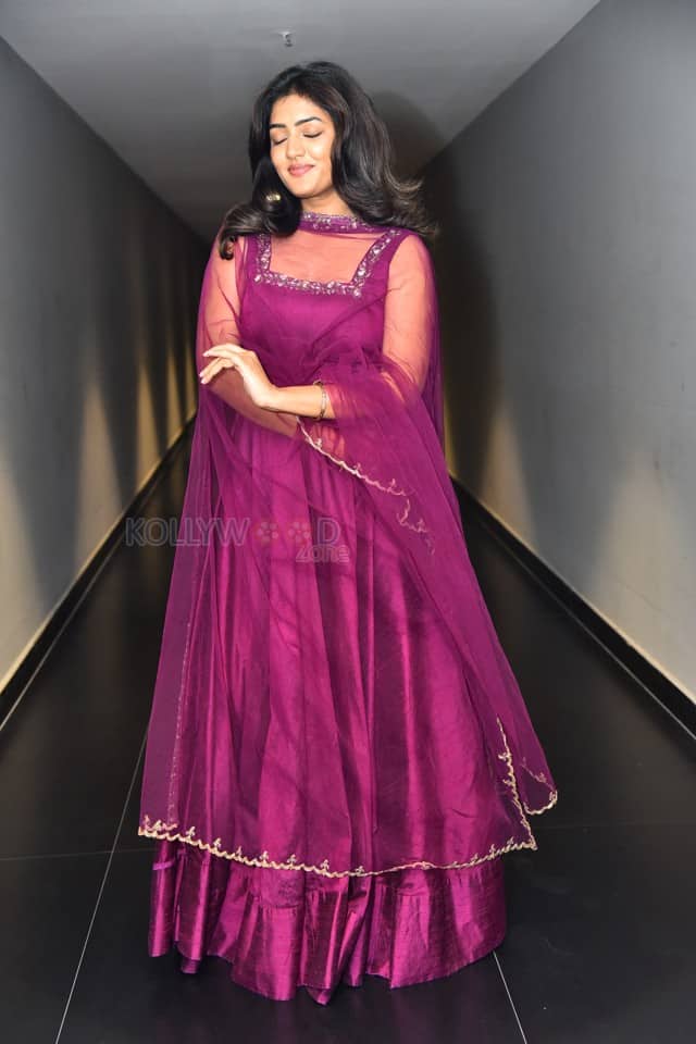 Actress Eesha Rebba Speech at 3Roses Season 2 Teaser Launch Photos 19