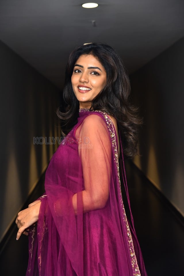 Actress Eesha Rebba Speech at 3Roses Season 2 Teaser Launch Photos 22