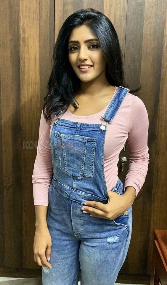 Actress Eesha Rebba in Jumpsuit 01