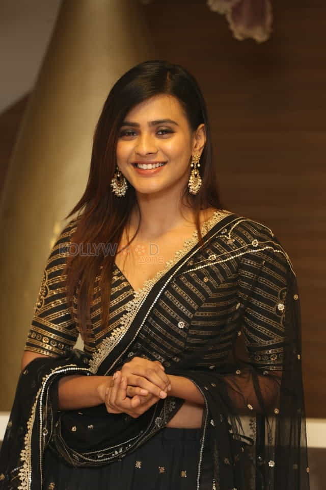 Actress Hebah Patel At Kisses Pre Release Event Photos