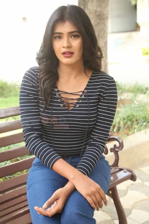 Actress Hebah Patel Latest Photos