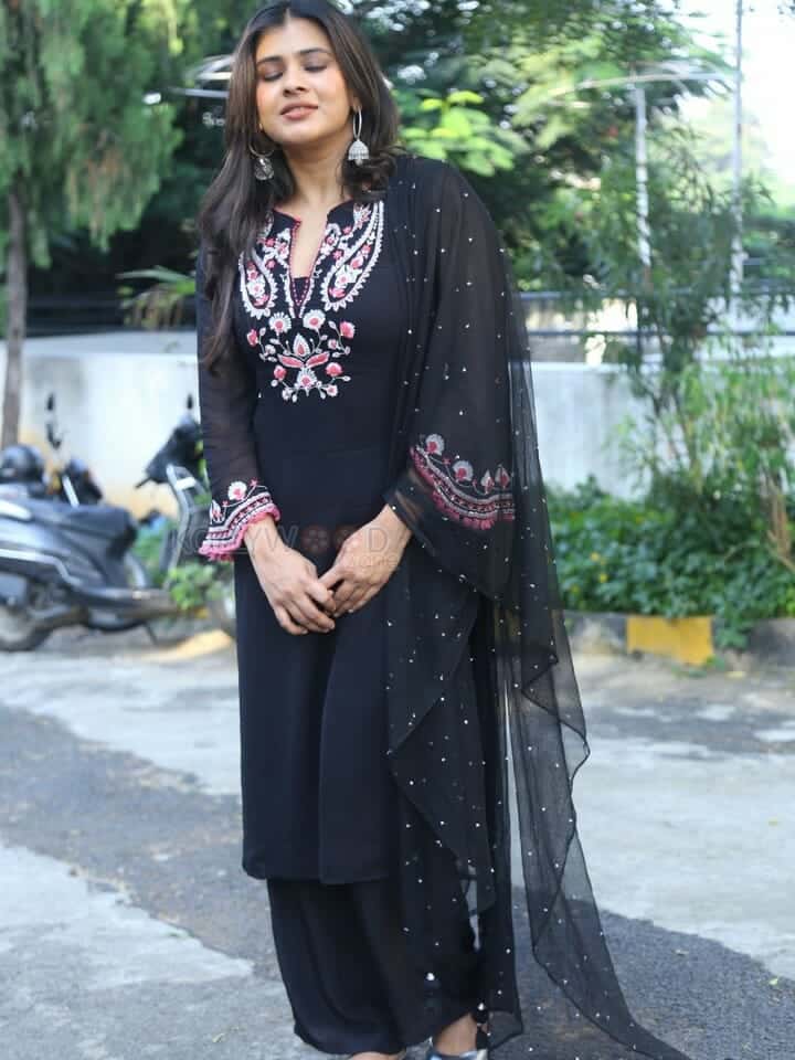 Actress Hebah Patel at The Great Indian Suicide Movie Press Meet Pictures 11