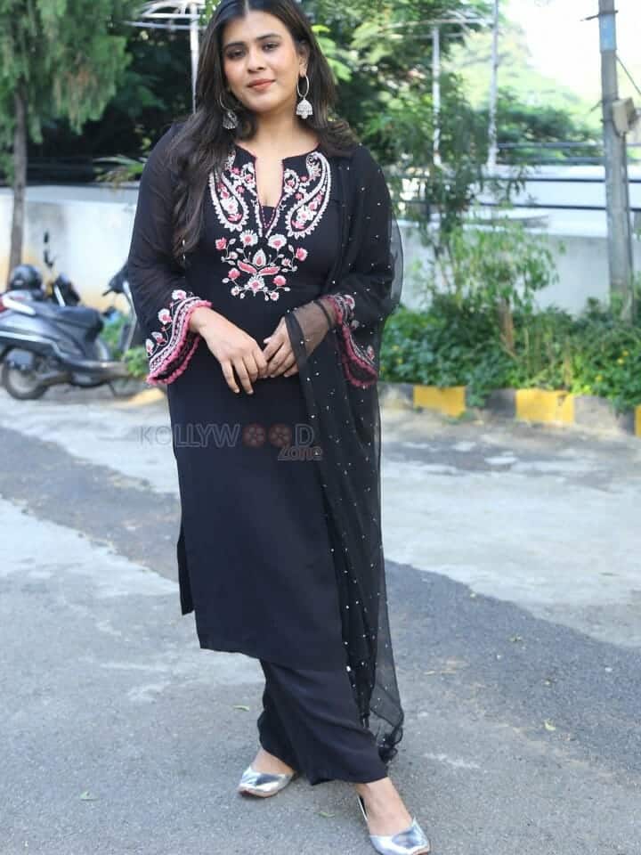 Actress Hebah Patel at The Great Indian Suicide Movie Press Meet Pictures 12