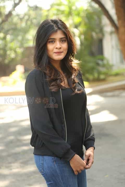 Actress Hebha Patel Latest Pictures