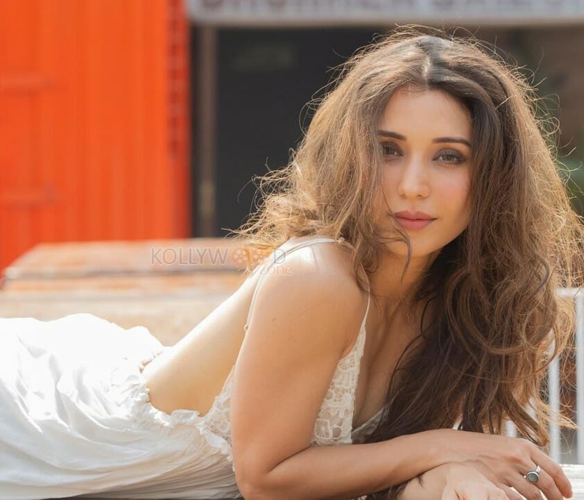 Actress Heli Daruwala Photoshoot Pictures