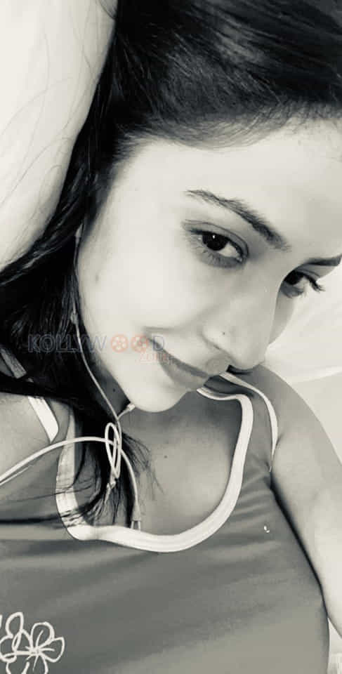 Actress Kapilakshi Malhotra Lockdown Photos