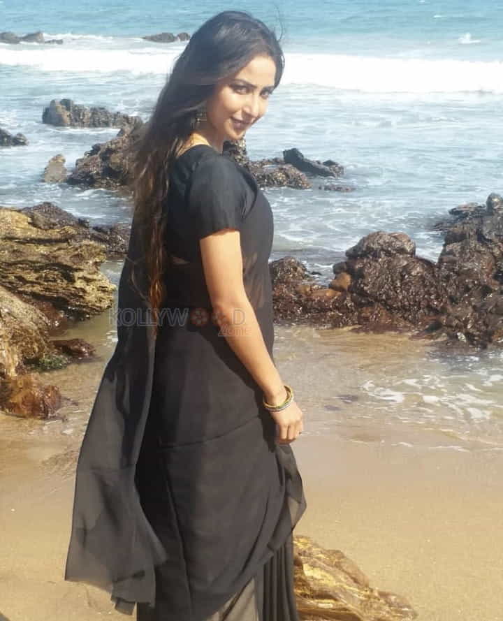 Actress Kapilakshi Malhotra Lockdown Photos