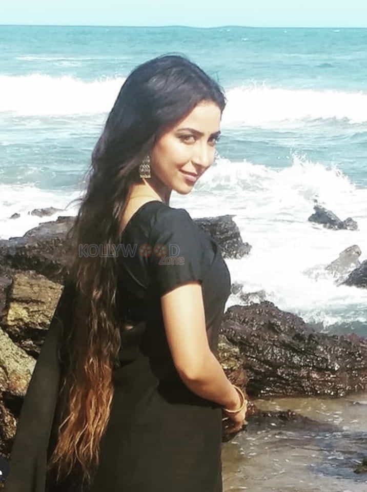 Actress Kapilakshi Malhotra Lockdown Photos