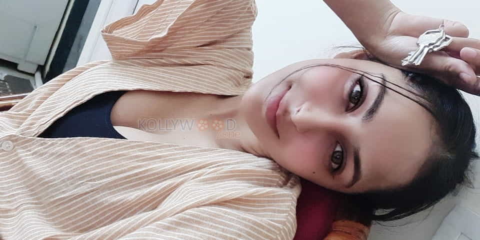 Actress Kapilakshi Malhotra Lockdown Photos
