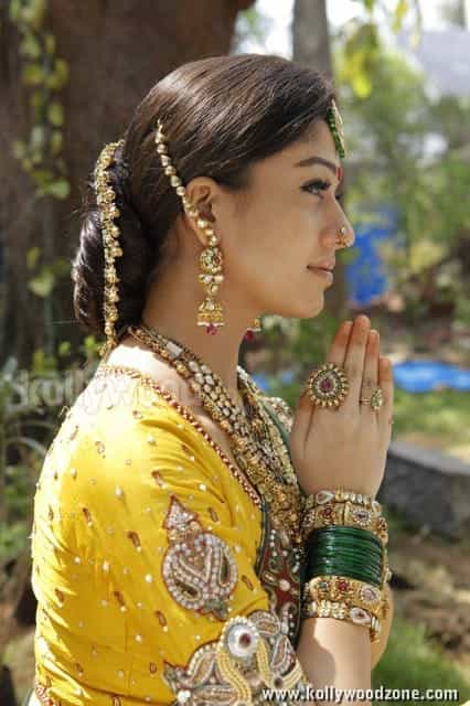 Actress Nayanthara In Sri Rama Rajyam Movie Pictures