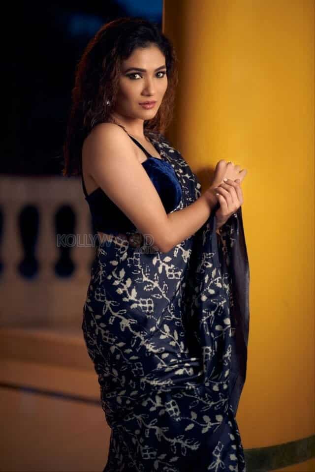Actress Ridhima Pandit in a Sexy Saree Photoshoot Pictures 02