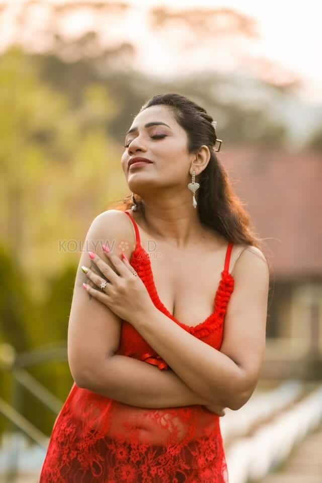 Actress Sanjana Naidu Glamour Photoshoot Stills 01