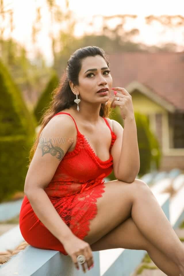 Actress Sanjana Naidu Glamour Photoshoot Stills 02
