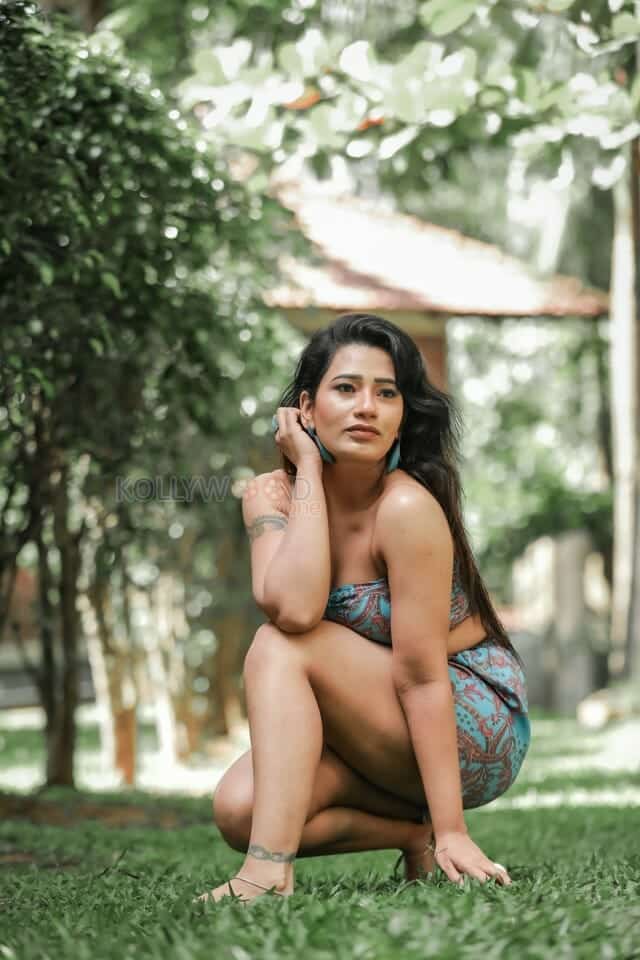 Actress Sanjana Naidu Glamour Photoshoot Stills 13