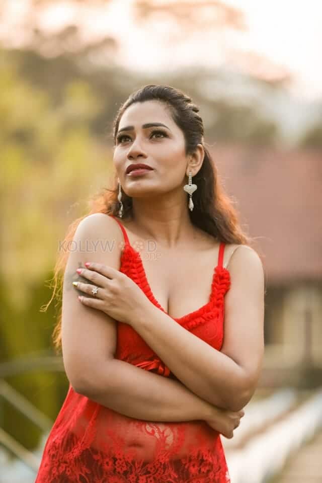 Actress Sanjana Naidu Glamour Photoshoot Stills 30