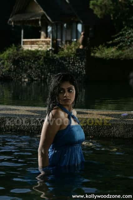 Actress Shikha Stills 07