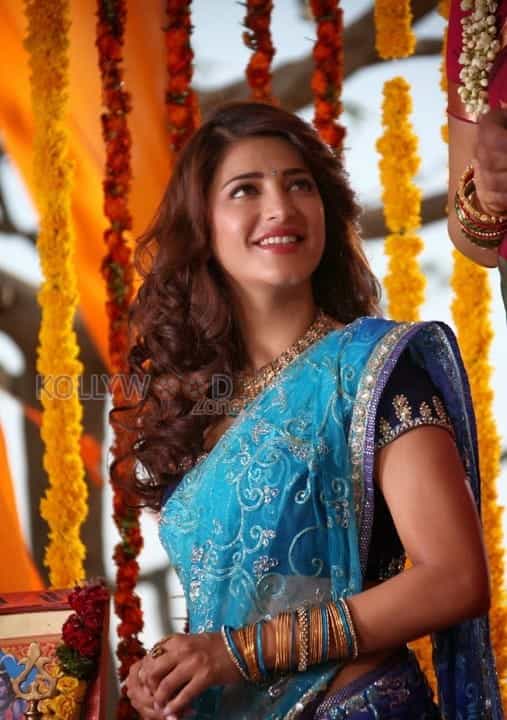 Actress Shruti Haasan Saree Pictures