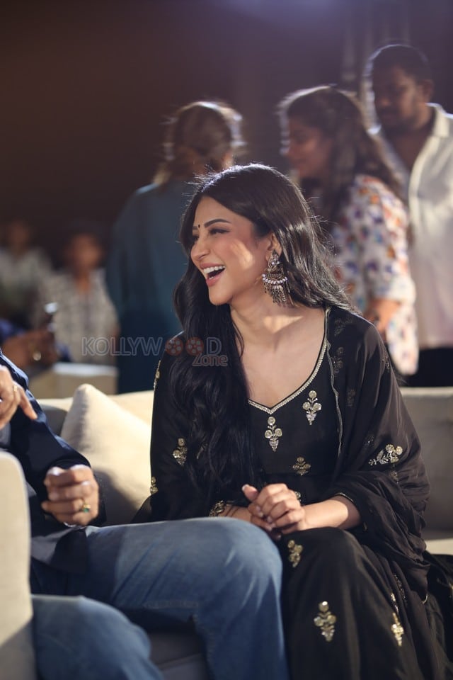 Actress Shruti Haasan at Coolie Pre Release Event Pictures 18