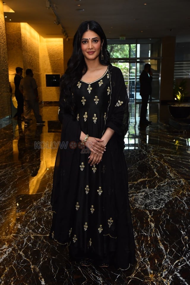 Actress Shruti Haasan at Coolie Pre Release Event Pictures 24