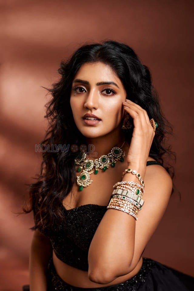 Alluring Eesha Rebba in a Black Dress Pictures 04