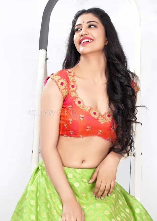 Beautiful Actress Daksha Nagarkar Sexy Photoshoot Photos