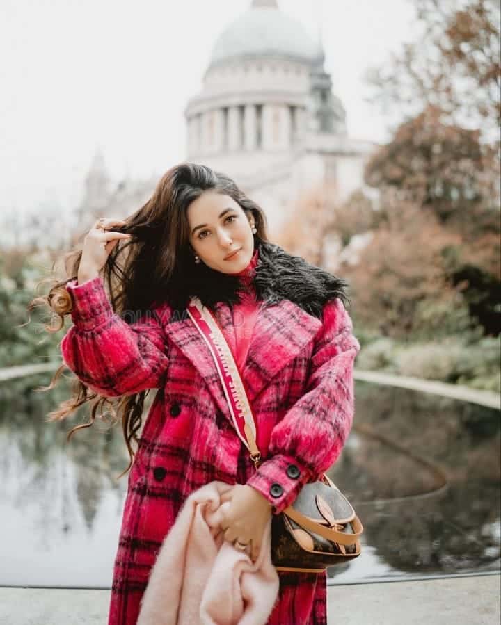 Beautiful Aditi Budhathoki London Bridge Photos 04