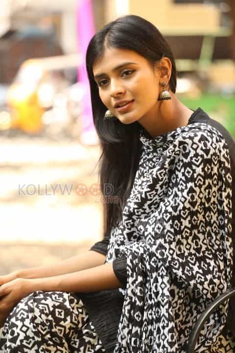 Beautiful Hebha Patel Pictures