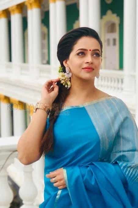Bhavana in Blue Saree 01