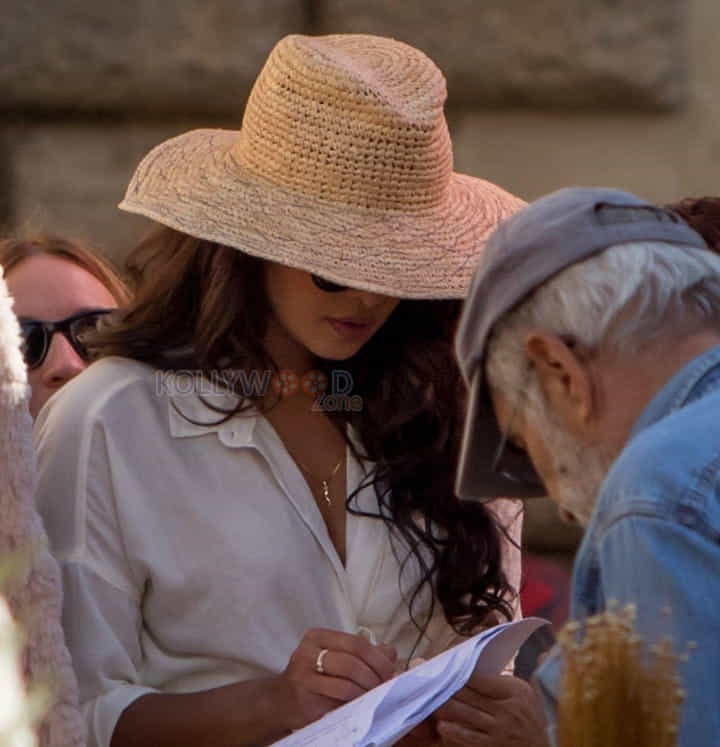 Bollywood Beauty Priyanka Chopra Photos