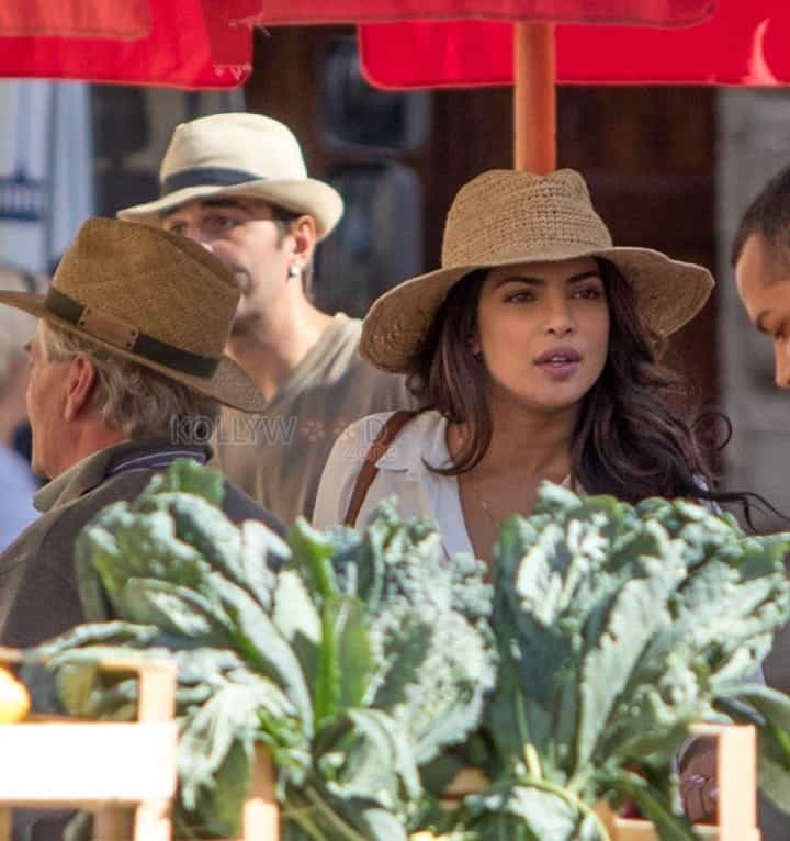 Bollywood Beauty Priyanka Chopra Photos