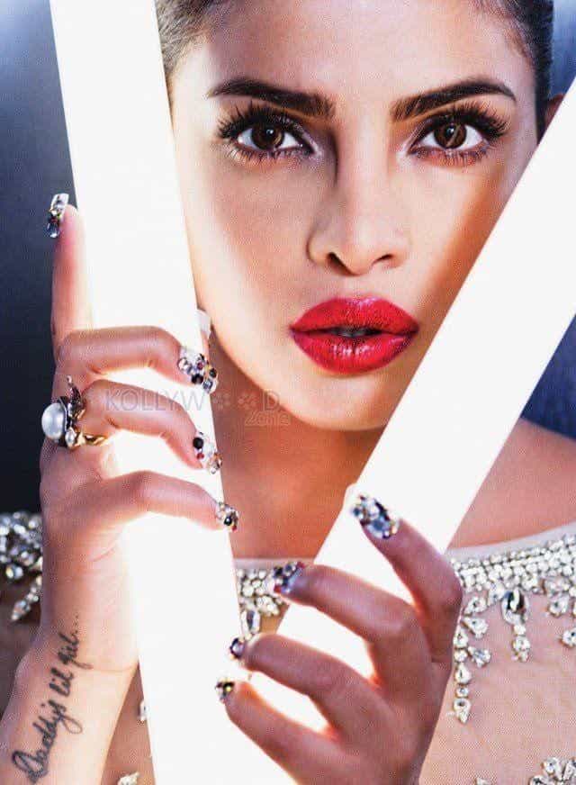 Bollywood Beauty Priyanka Chopra Photos