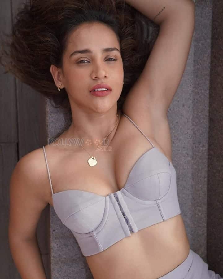 Breathtaking Aisha Sharma Selfie Photos 02