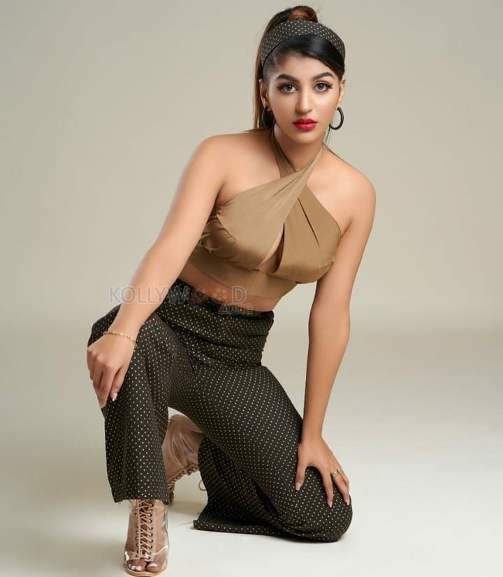 Busty Yashika Aannand Photoshoot Pics