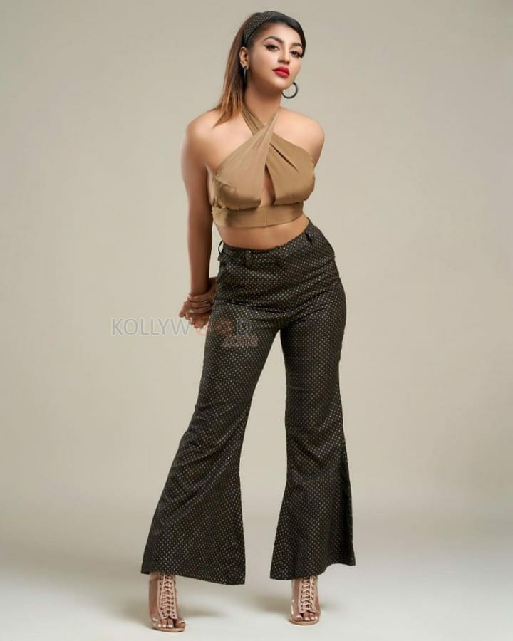 Busty Yashika Aannand Photoshoot Pics