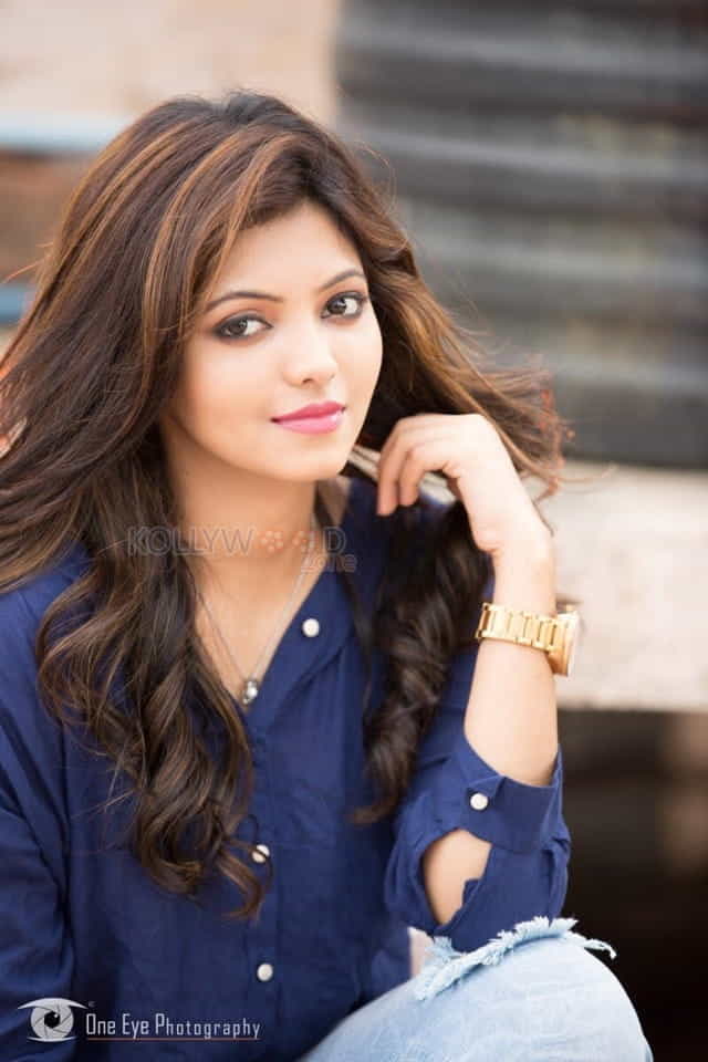 Cute Actress Athulya Ravi Photo Shoot Pictures