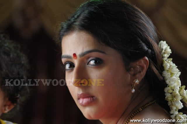 Cute Bhumika Chawla Pics