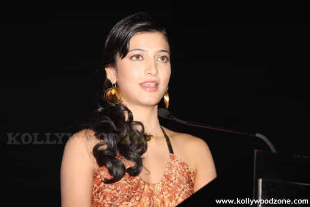 Cute Shruti Haasan Stills
