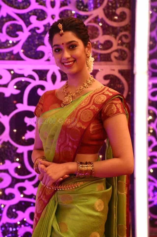 Dhanusu Raasi Neyargalae Heroine Digangana Suryavanshi Photos