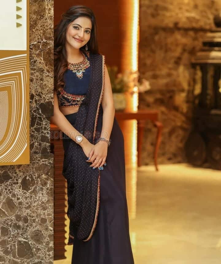 Diesel Movie Heroine Athulya Ravi Photos 25