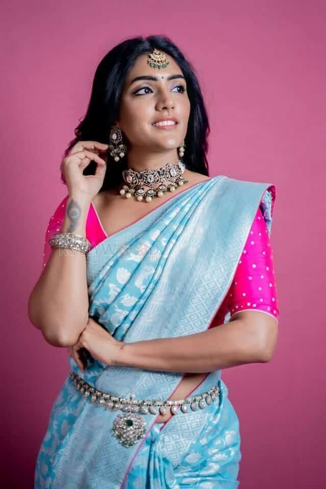 Eesha Rebba Stylish Saree Photos 03