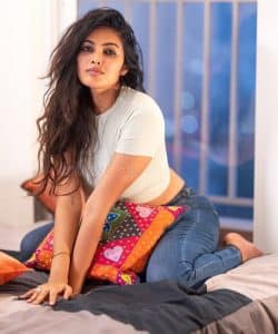 Divi Vadthya