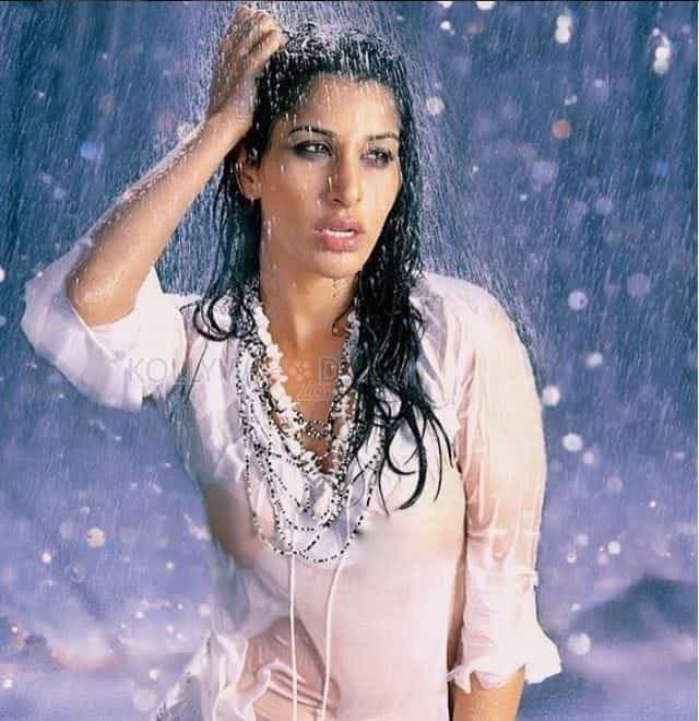 Glamour Model Sophie Choudary Hot Photos